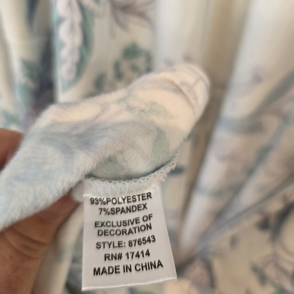 Miss Elaine Womens Nightgown Housecoat With Pockets - Blue and White Floral - Picture 5 of 10